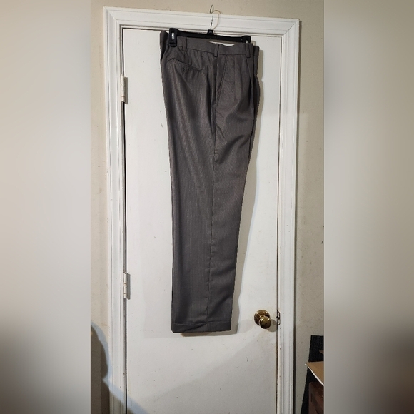 Men Van Heusen Size 34x32 Gray Slacks! I love offers! - Picture 1 of 5